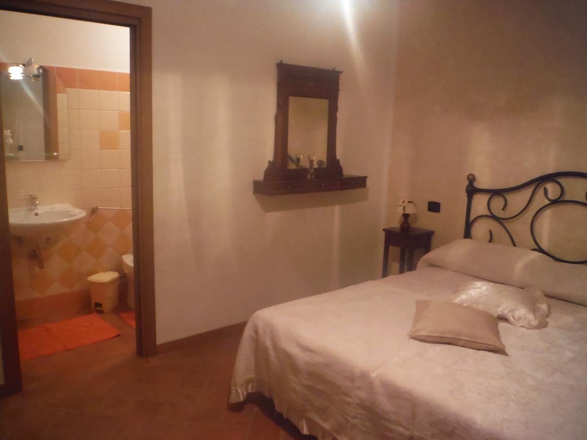 Agriturismo Santa Adriana Volterra Room photo