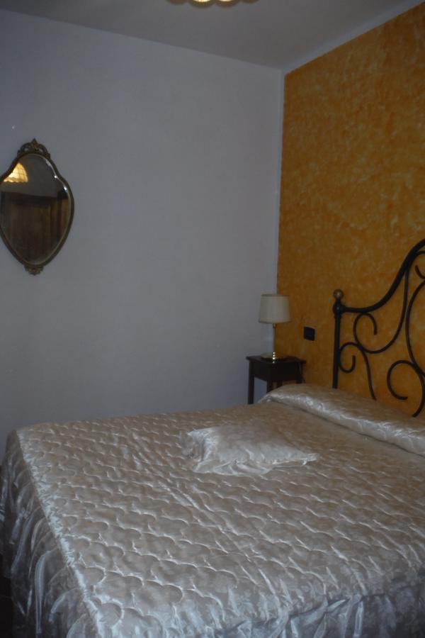 Agriturismo Santa Adriana Volterra Room photo
